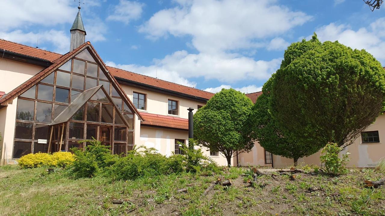 Holensky Dvur Hotel Ratibor  Buitenkant foto