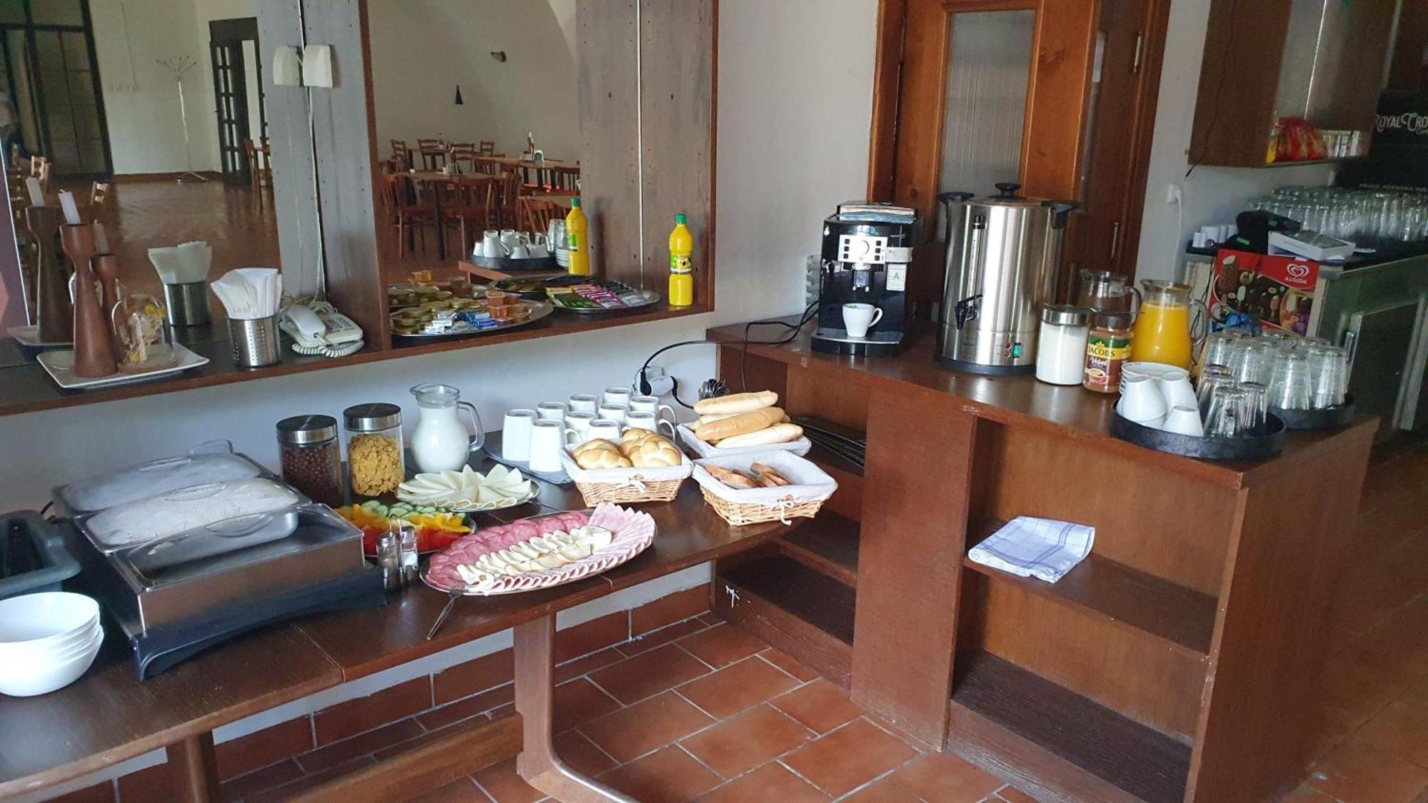 Holensky Dvur Hotel Ratibor  Buitenkant foto